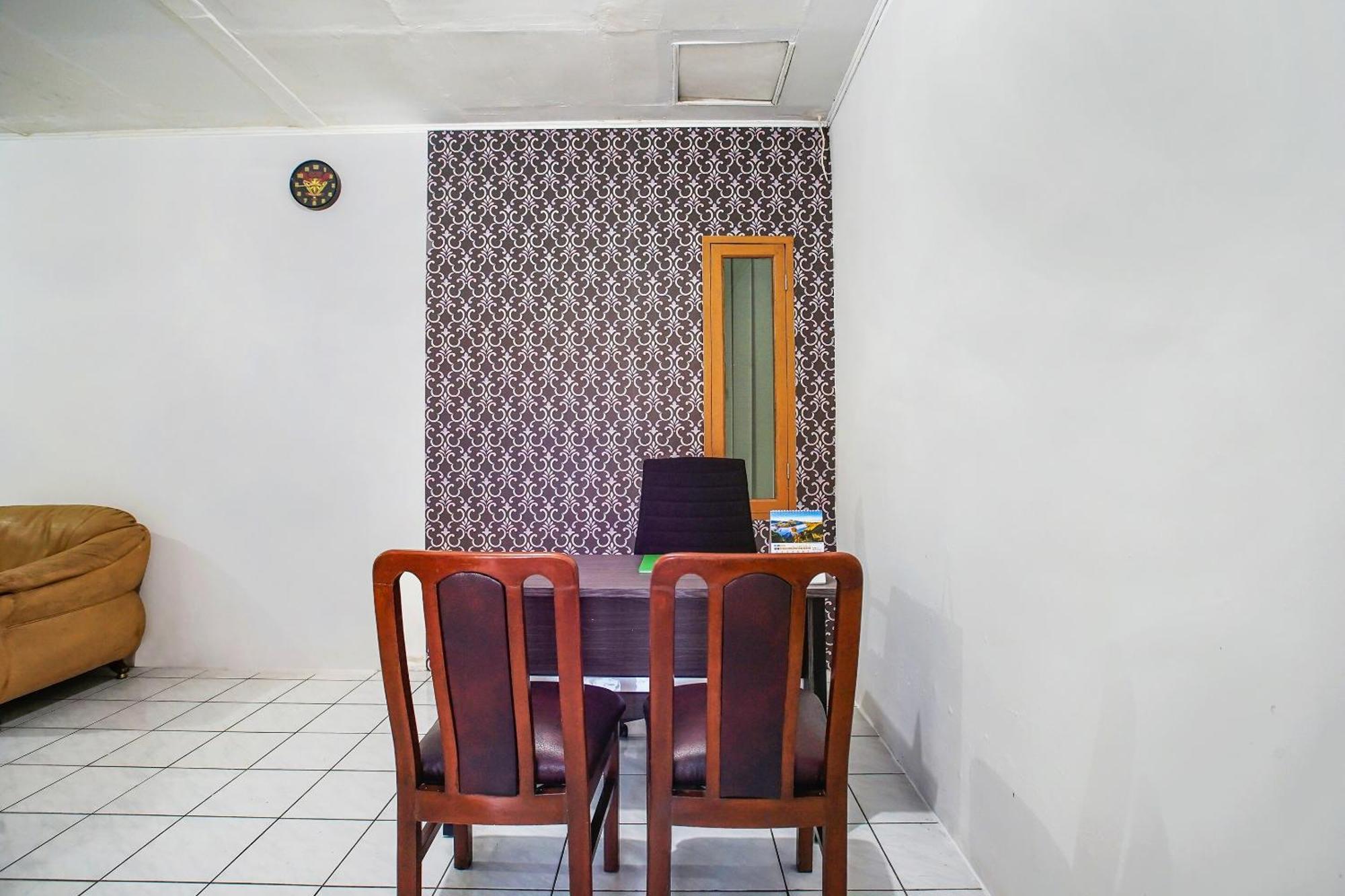 Spot On 91117 Sriwijaya Residence Syariah Бандунг Экстерьер фото