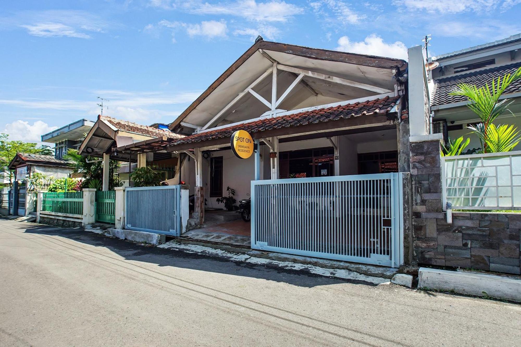 Spot On 91117 Sriwijaya Residence Syariah Бандунг Экстерьер фото
